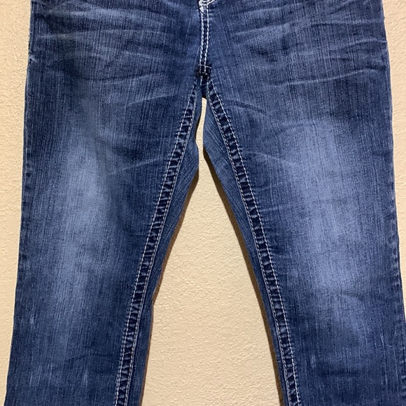 Trademark H Jeans Capris Pants  Embroidered Pockets Stretchy Size 14 - Picture 3 of 15